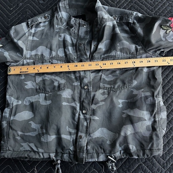 Rails Jacket Womens Medium Collins Camo Military Embroidered Rose Utility - Picture 11 of 14